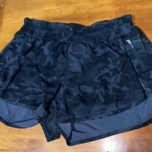 lululemon tracker shorts 4”